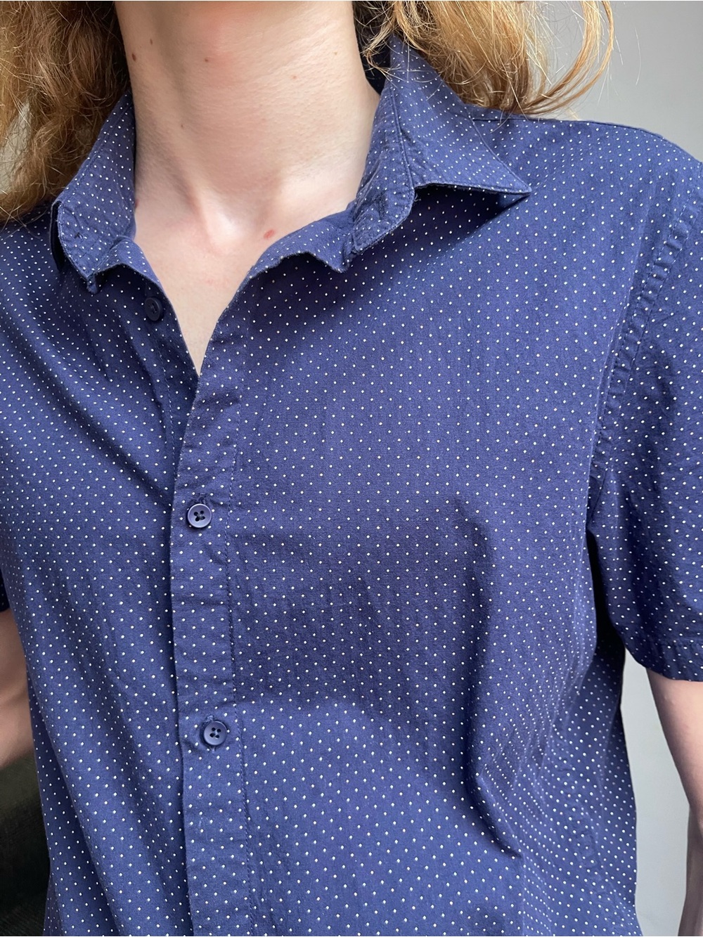 Worn once. Reserved Navy Short-Sleeve Button-Down Shirt with White Dot Print